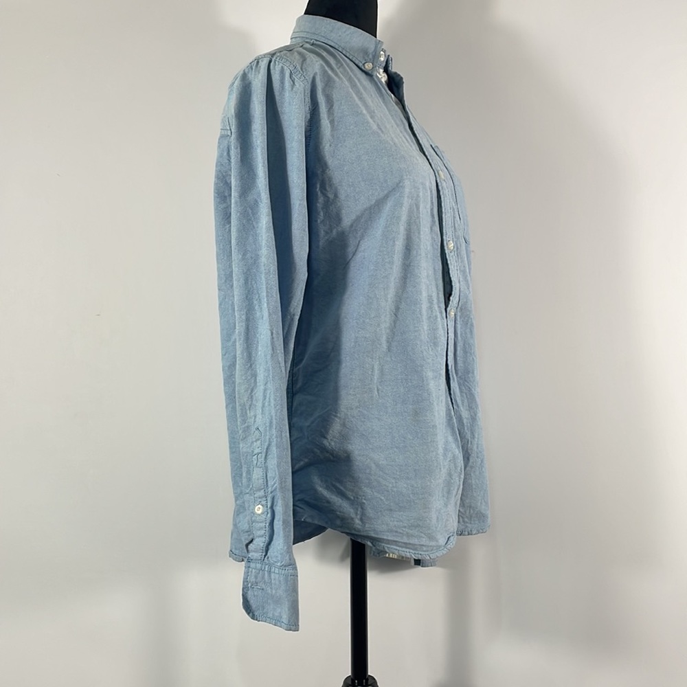 Small, Light Blue Dravus button up shirt with center & sleeve flower accents - Picture 4 of 8